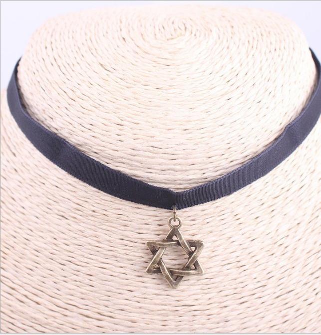 Vòng cổ choker V8 ngôi sao 6 cánh độc đáo