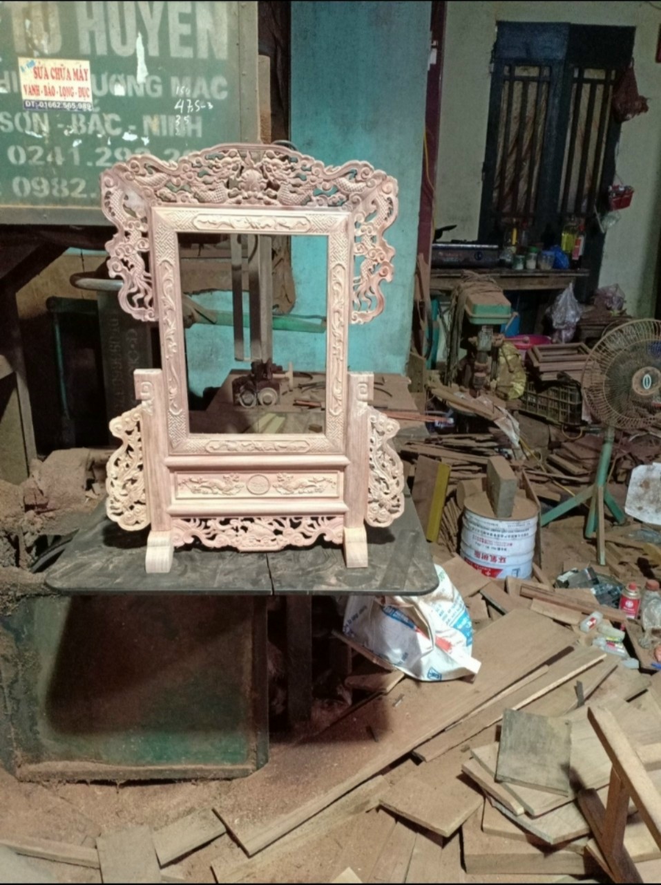Khung ảnh thờ bằng gỗ hương kt lồng ảnh 21×31cm