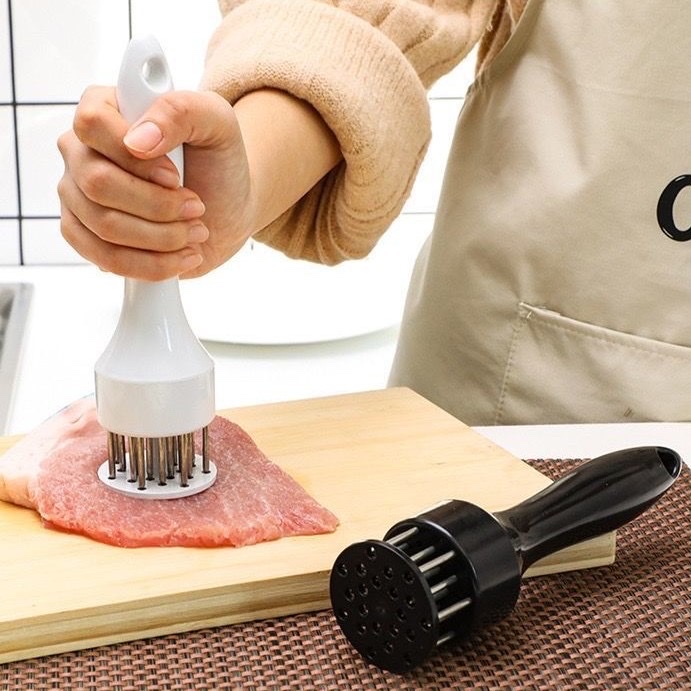 Dụng cụ châm bì châm thịt , dần thịt mềm giúp thịt ngấm gia vị nhanh và ngon hơn ,dùng chế biến lợn quay , da giòn ,thịt nướng , thịt rán 