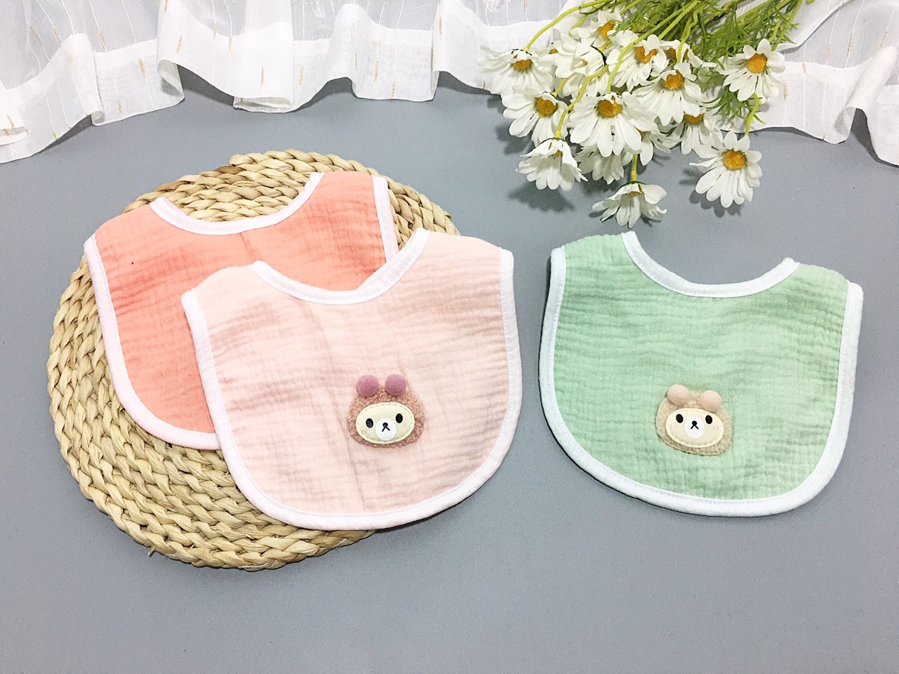 Khăn quàng cổ đính thỏ dáng chữ U vải xô siêu cao cấp