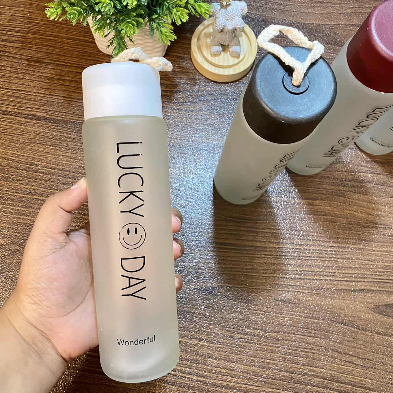 Bình Nước Thủy Tinh Lucky Day Nhiều Màu Xinh Dung Tích 350Ml
