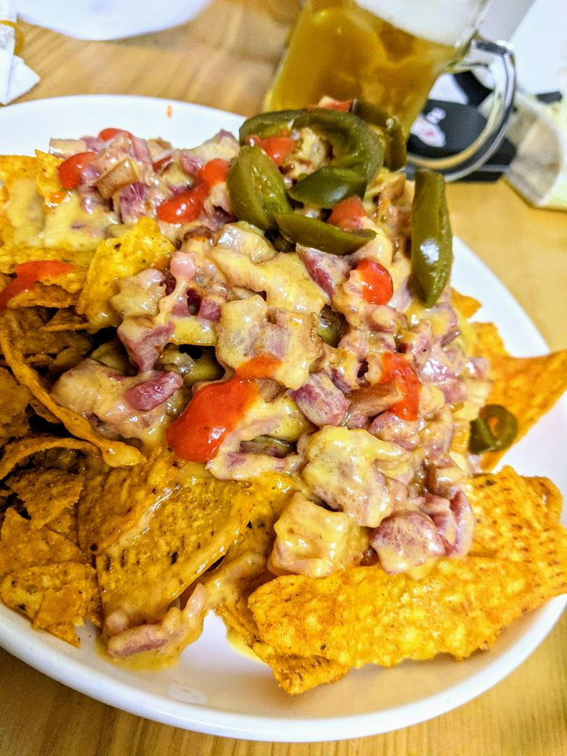 Bánh Snack Phô Mai hiệu Doritos Nacho Chips 198g