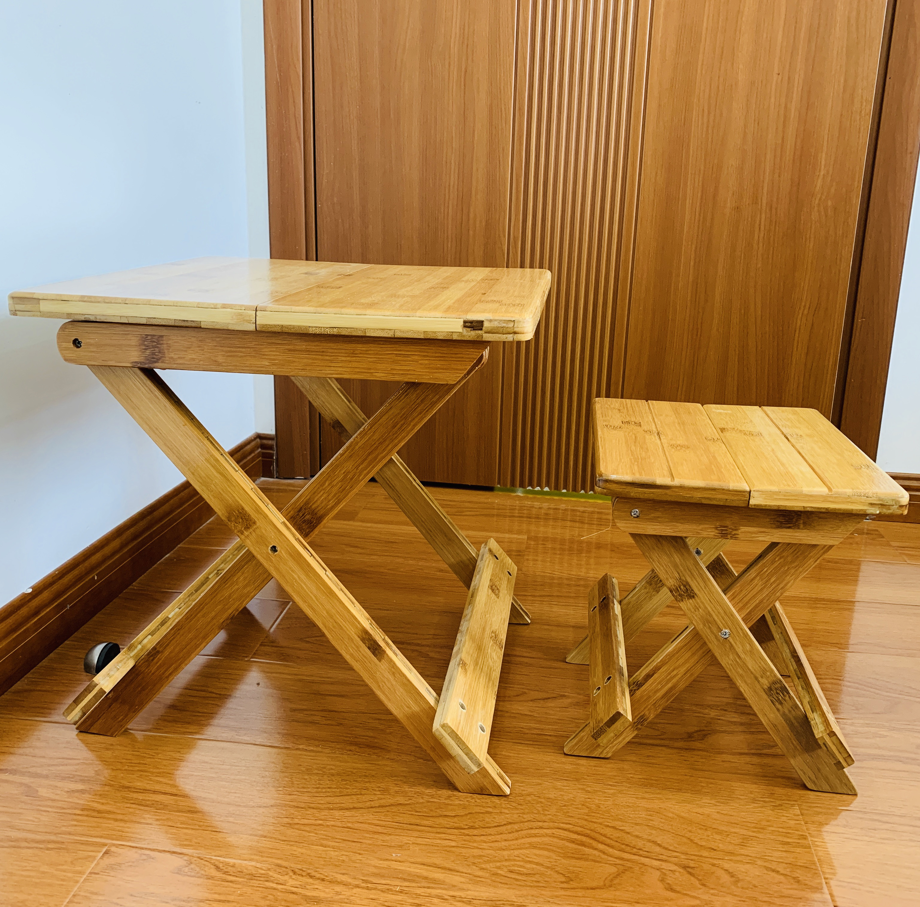 Bàn gỗ gấp xếp mini gấp gọn để được cốp ô tô bằng gỗ Tre Tự Nhiên Màu Vàng Vân gỗ Tre rất đẹp, Dùng để di du lịch,dã ngoại - Bàn gỗ gấp gọn đi dã ngoại du lịch