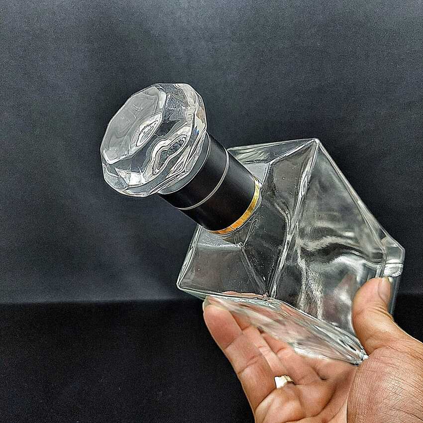 Bình Đựng Rượu Thủy Tinh 500ML hình hộp nắp đặc giác kim cương – Chai Đựng Rượu 500ML – Vỏ Chai Rượu Đẹp siêu trong