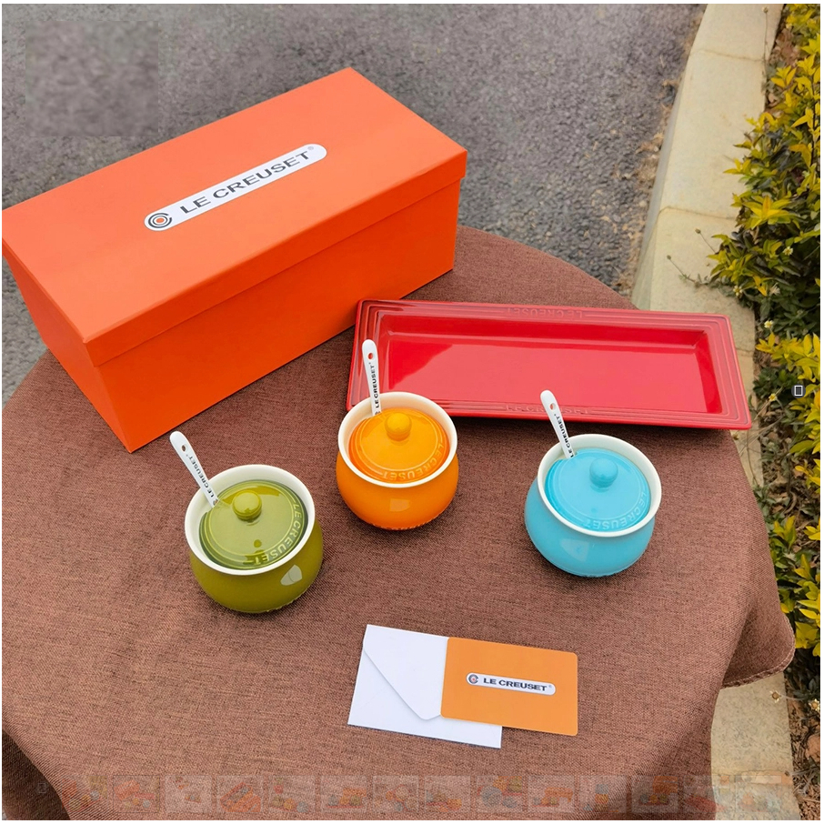 Bộ Hũ Gia Vị Le Creuset Hình Tròn Kèm Khay Và Thìa, Gốm Sứ Pháp