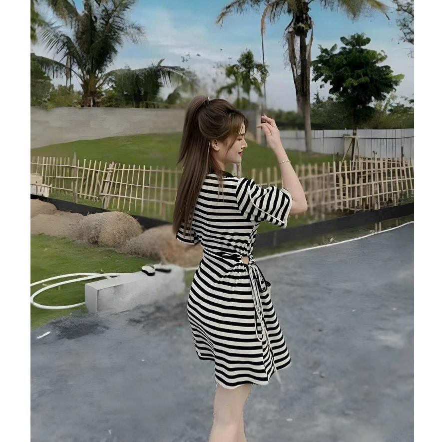 Đầm xoè xốp poly sọc cổ bẻ rút dây eo xinh xắn
