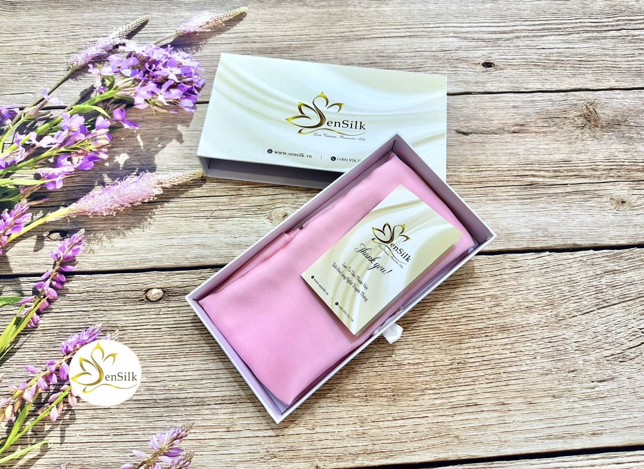 Khăn Lụa Tơ Tằm Bảo Lộc SenSilk - Hồng - 1800*550m - Quà Tặng Cho Người Phụ Nữ Thành Đạt