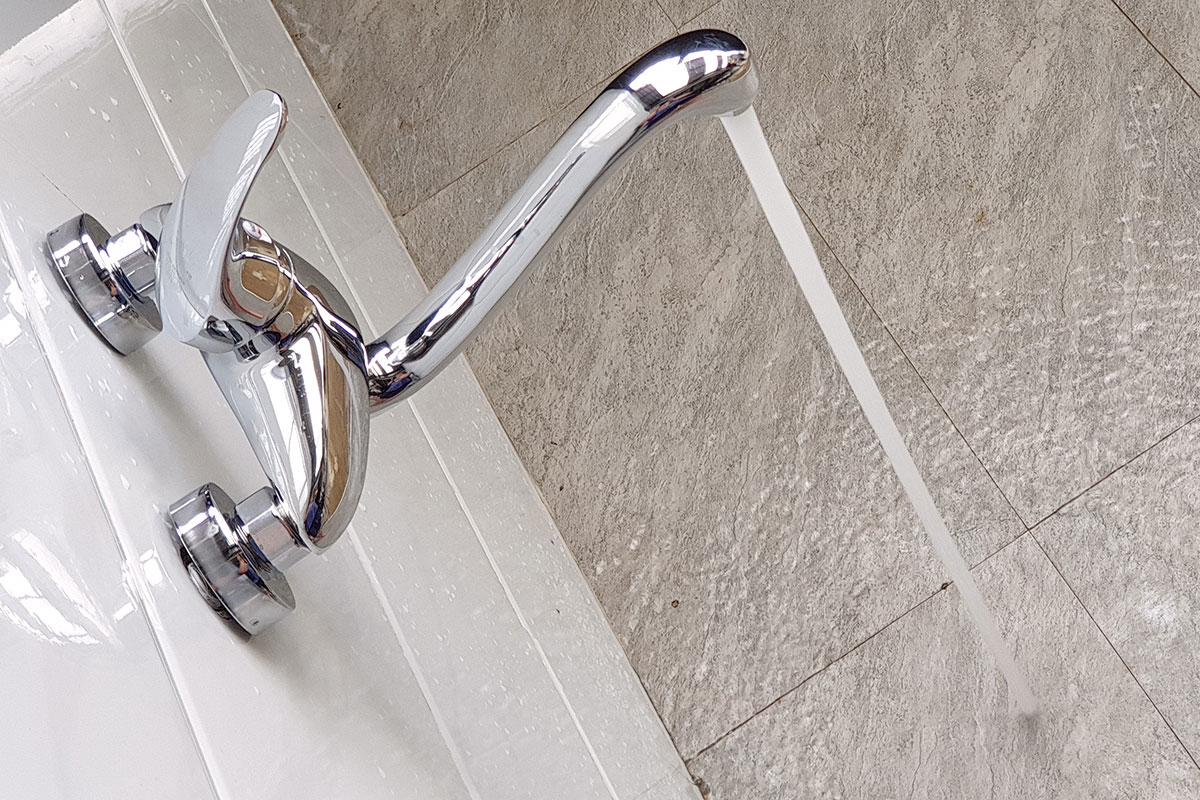 Tên sVòi rửa chén âm tường nóng lạnh Đồng mạ Chrome Eurolife EL-T015AT (Trắng bạc)