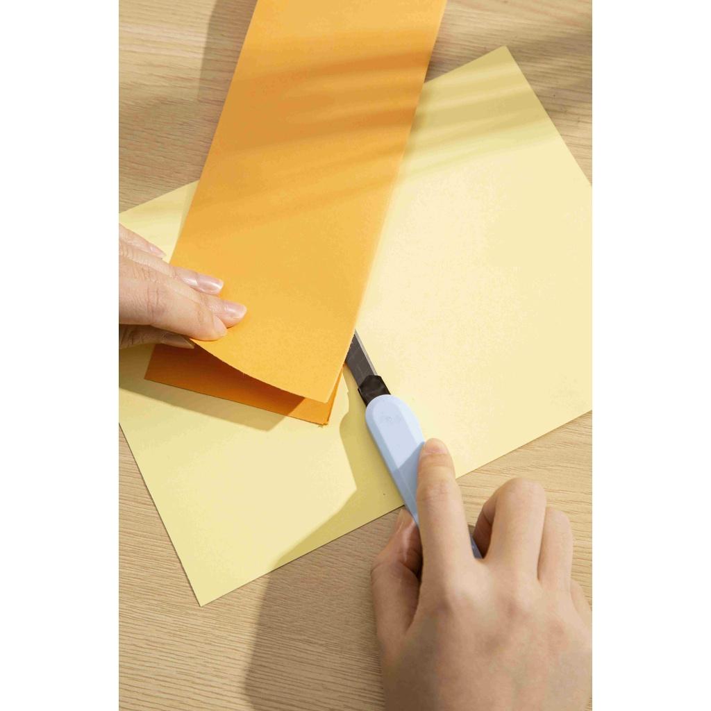 Dao Rọc Giấy Lưỡi Dao Đen Văn Phòng Deli - Rọc Giấy Cắt Thủ Công DIY - CD063