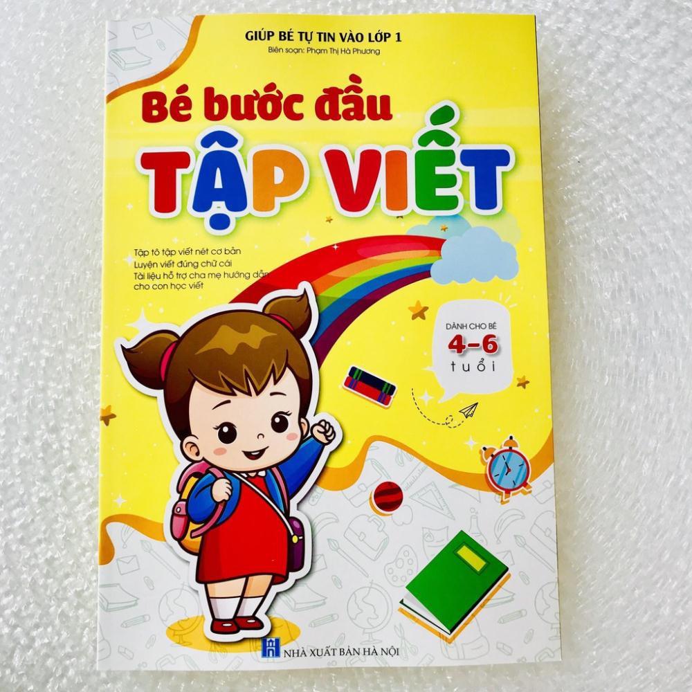 Bé bước đầu tập viết