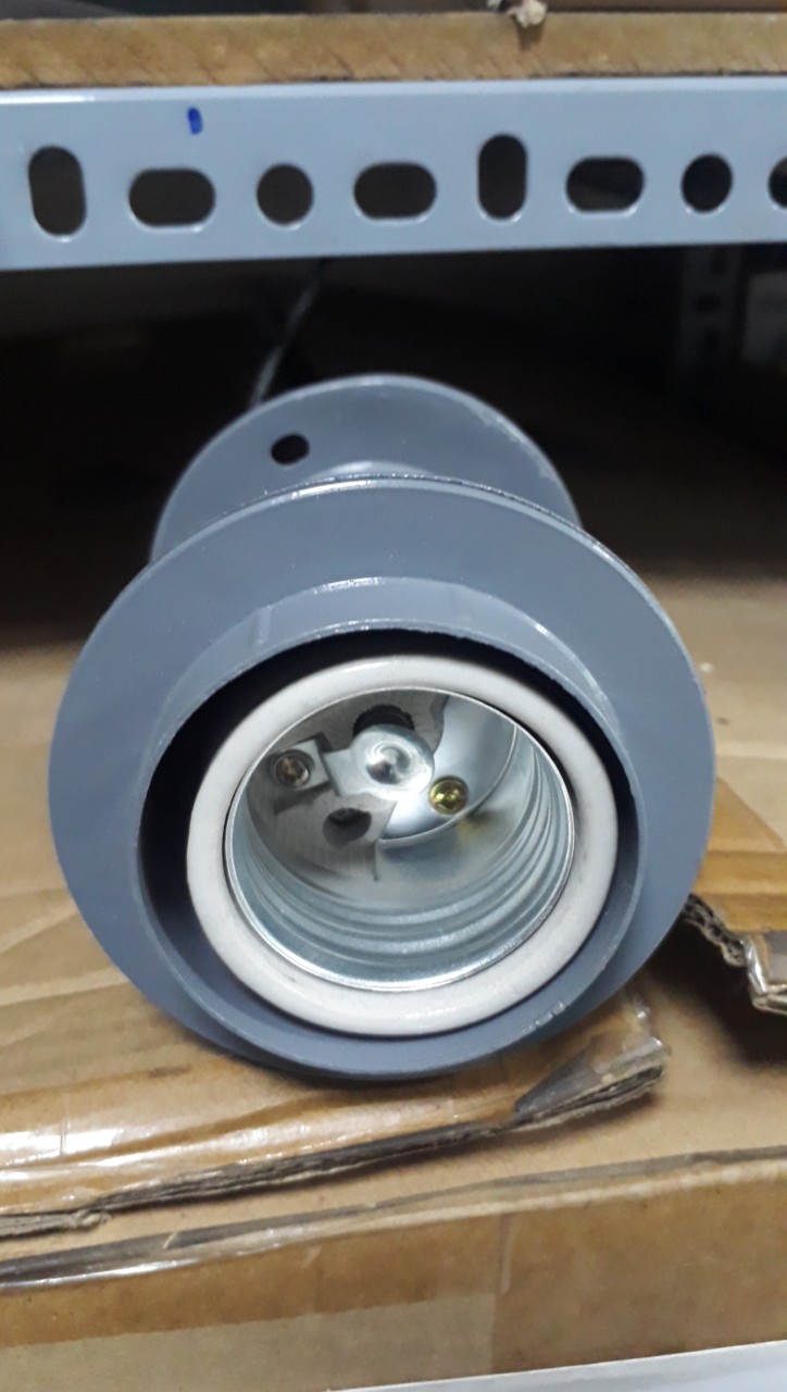 Đui đèn ly ngồi công nghiệp đuôi E27 và E40