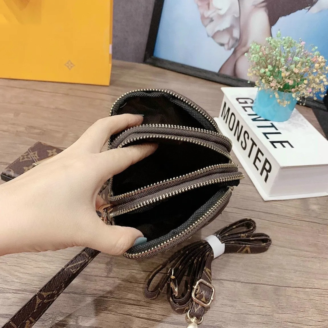 Túi đeo chéo nam nữ MiiZzu đựng điện thoại nhiều ngăn da mềm đi chơi phong cách thời trang dáng đứng dễ thương cute size 17cm