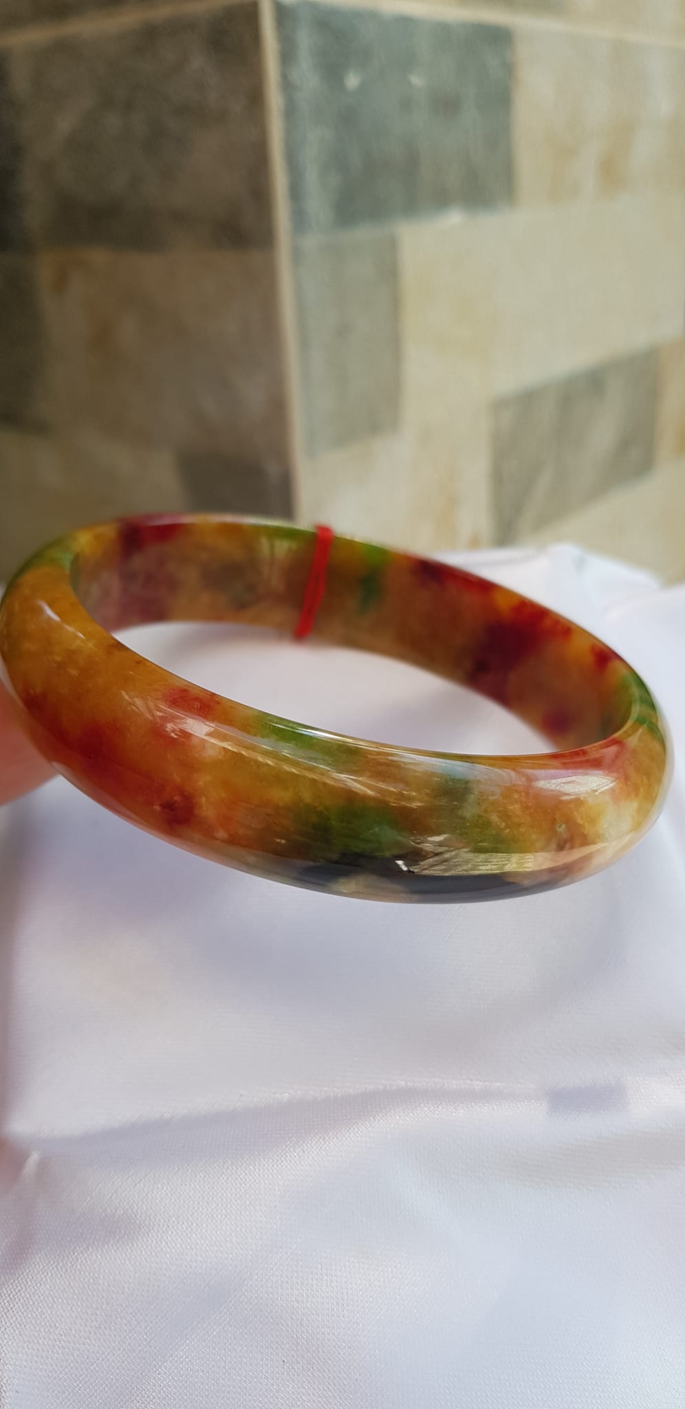 Vòng đeo tay Nam Cẩm Thạch Bản Hẹ Tứ Quý Ni 67mm X cao 16mm x dầy 7mm Màu tứ quý  đỏ vàng xanh bóng đẹp Nam tay to 78kg - 90kg đeo đẹp tươi may mắn ạ