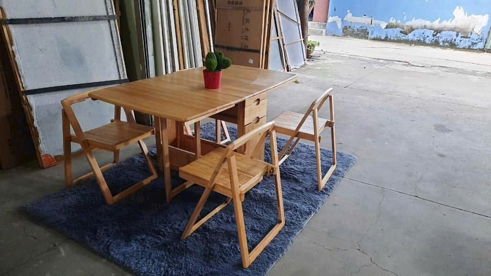 Bàn ăn gấp gọn gỗ cao su 4 ghế Juno Sofa