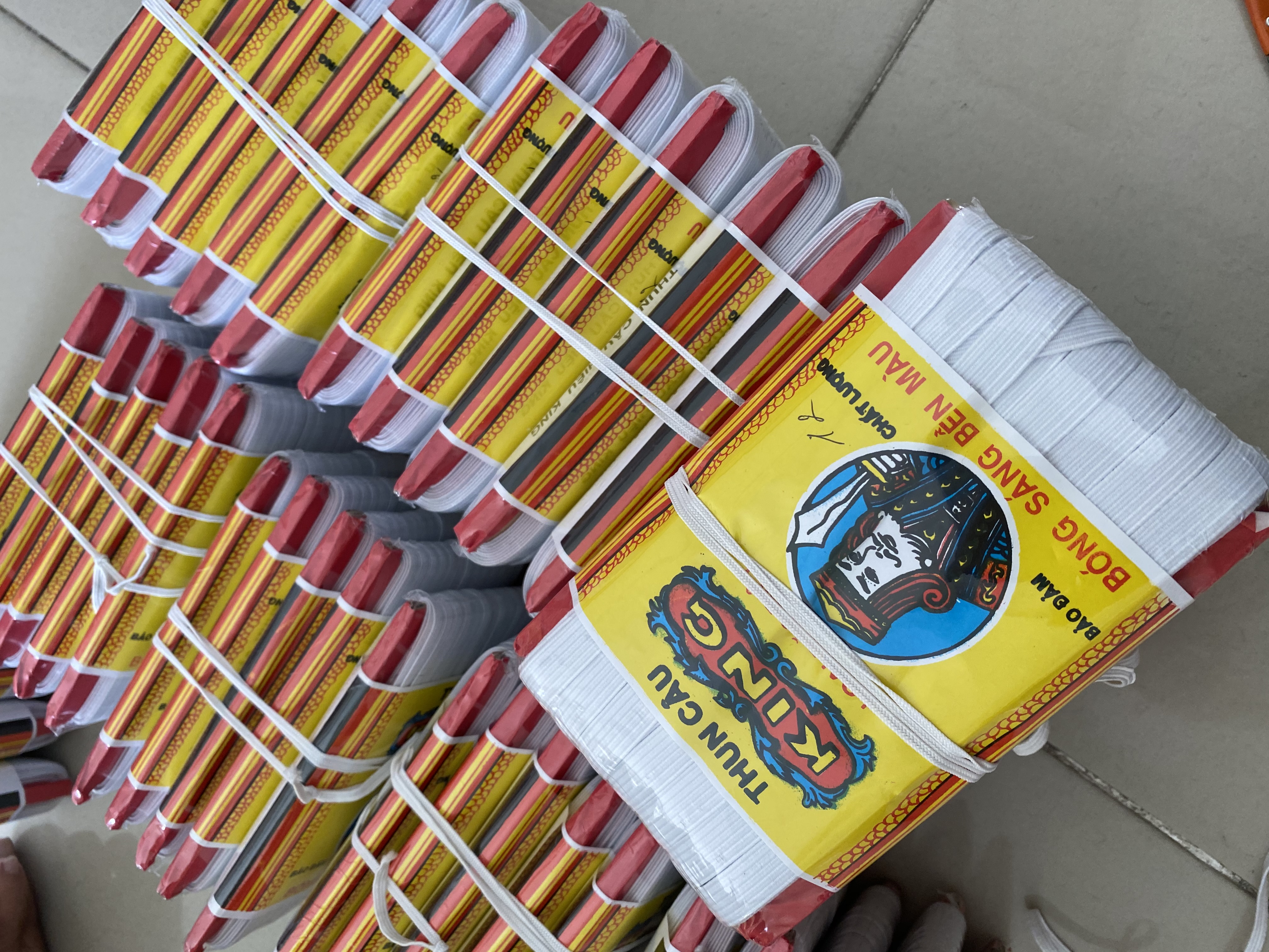 Thun King bản 7mm (số 8) vỉ 20 mét may scrunchies, luồn quần áo, bo, nhún