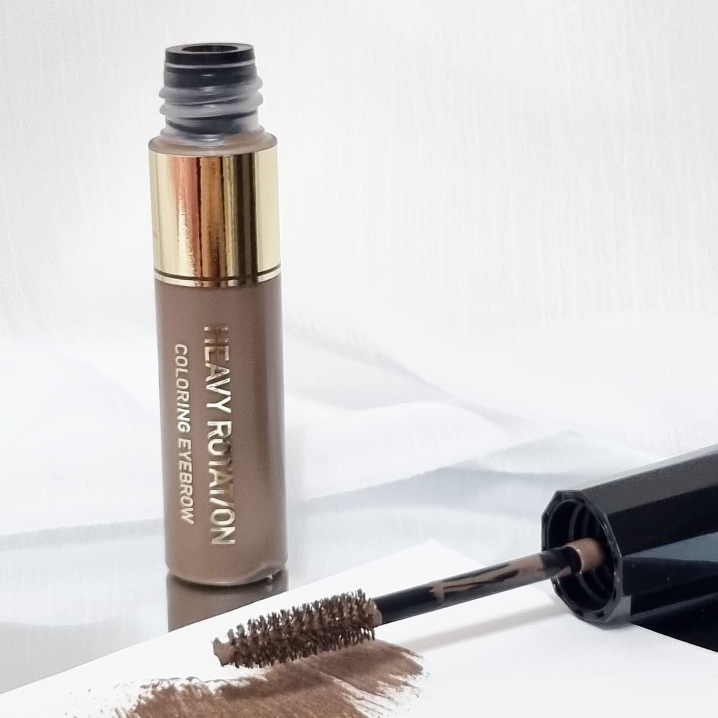 Mascara Chải Đổi Màu Lông Mày Chống Trôi Siêu Bền Kissme Heavy Rotation Coloring Eyebrow (8g)