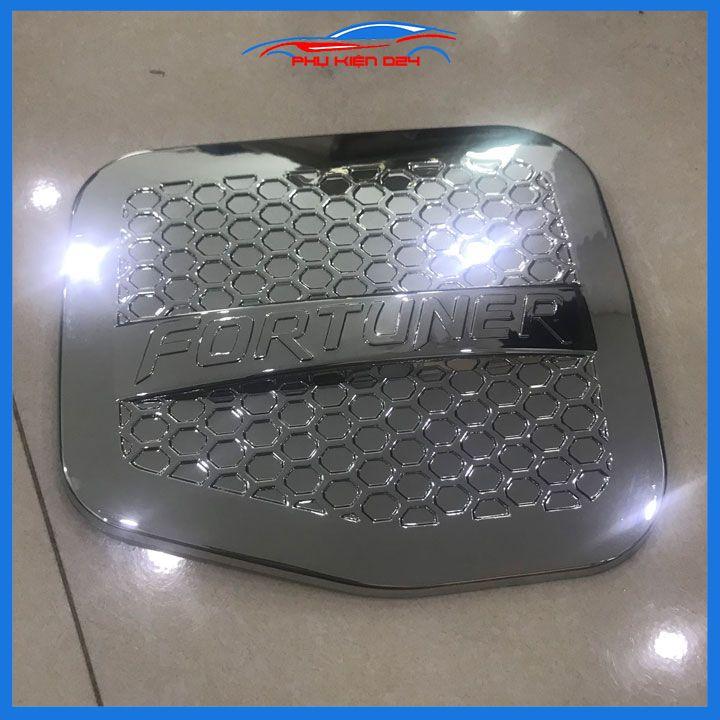 Ốp nắp xăng Fortuner 2006-2007-2008-2009-2010-2011-2012-2013-2014-2015 mạ crom mẫu tổ ong chống trầy trang trí ô tô
