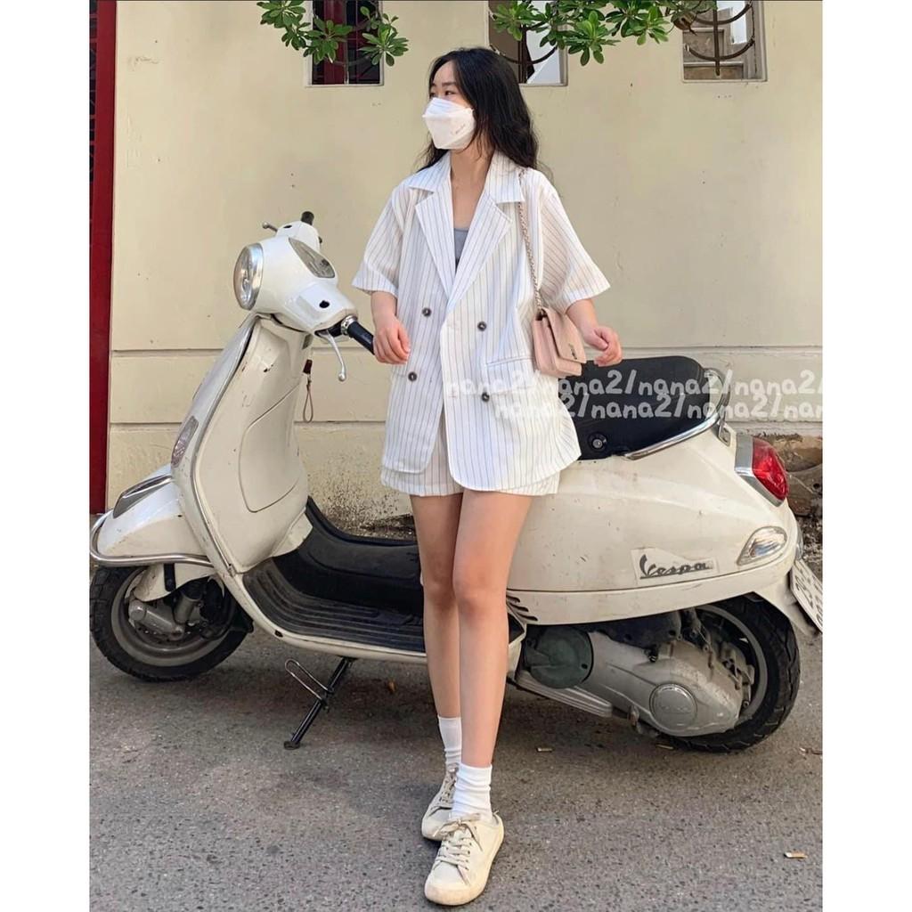Set blazer kẻ sọc cho bạn nữ năng động hai màu đen - trắng