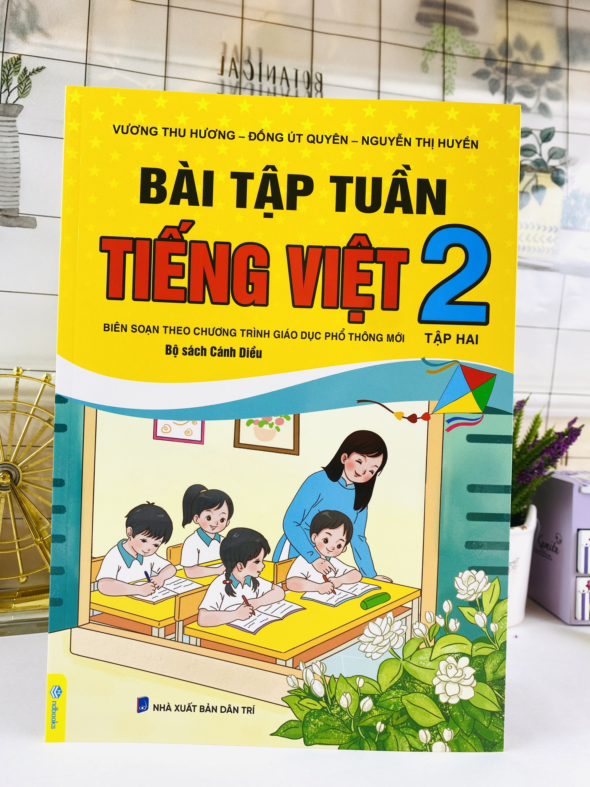 Hình ảnh Sách - Bài Tập Tuần Tiếng Việt Lớp 2 - Biên Soạn Theo Chương Trình GDPT Mới - Cánh Diều - ndbooks