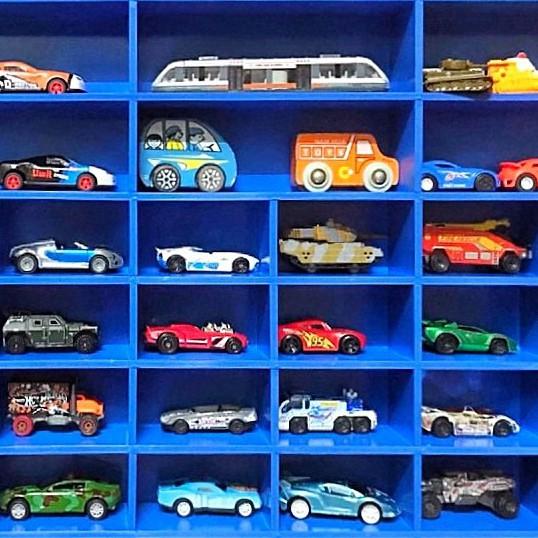 Kệ Trung Trưng Bày Xe Mô Hình Hotwheels, Tomica, Bearbrick 100%
