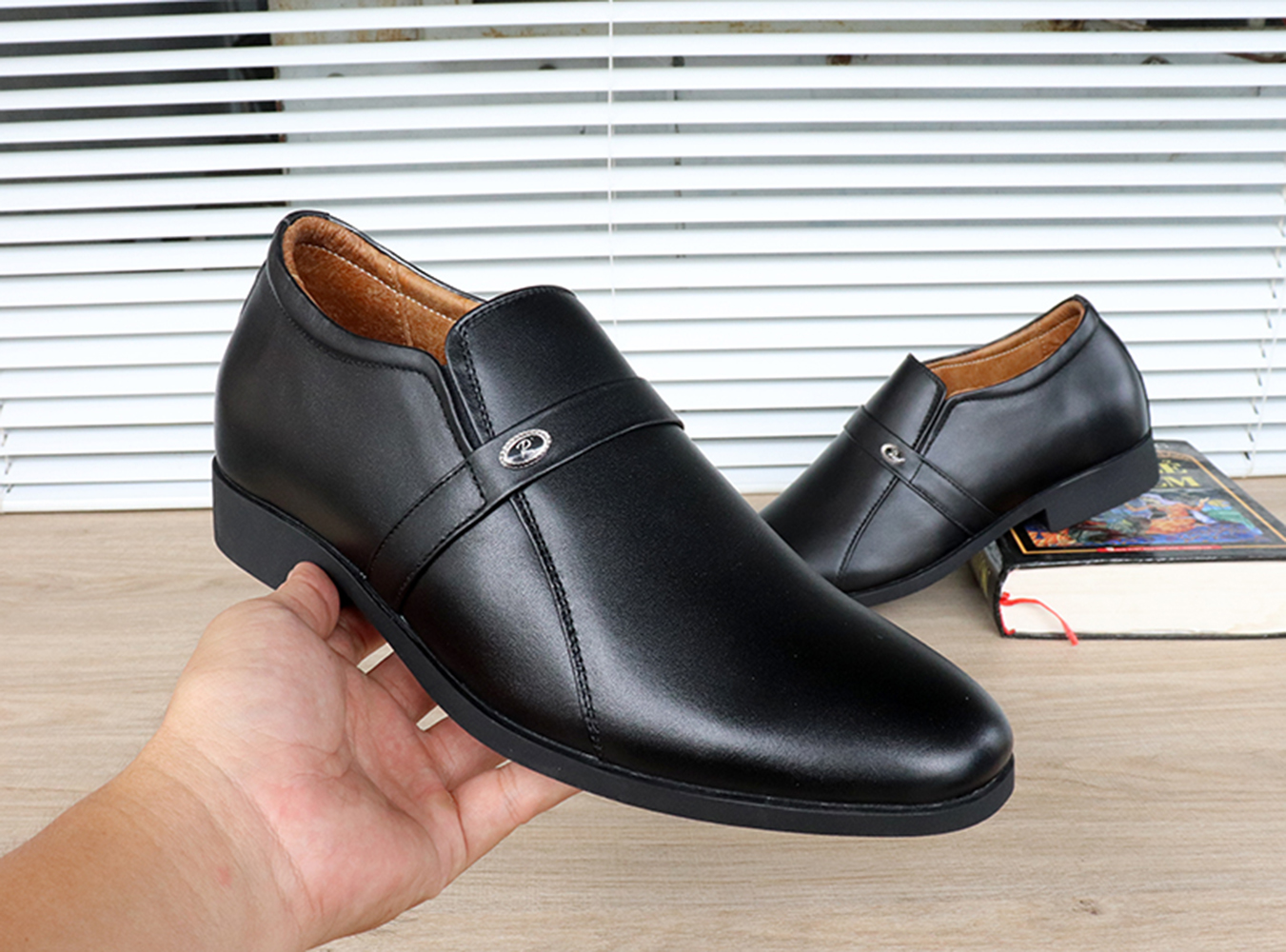 GIÀY TĂNG CHIỀU CAO GIÀY CAO DÀNH CHO NAM GIỚI T&TRA T05 ĐEN TRƠN - CAO 6CM GIÀY ĐỘN NAM CAO VƯỢT TRỘI