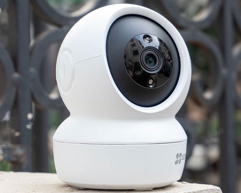 Camera WI-FI EZVIZ C6N 2MP Trong Nhà, Quay Quét 360 Độ, Quan Sát Ban Đêm  Bằng Hồng Ngoại Nhìn Đêm, Đàm Thoại 2 Chiều, Theo Dõi Chuyển Động Thông Minh --Hàng Chính Hãng