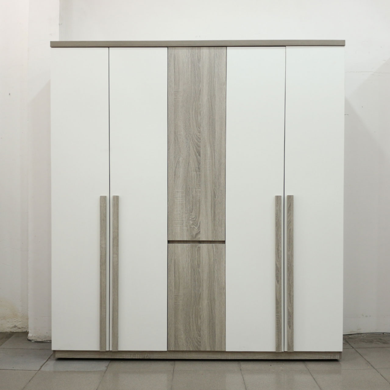 Tủ Quần Áo Gỗ MDF Cửa Mở 5 Cánh Màu Xám Sọc Hiện Đại Viva