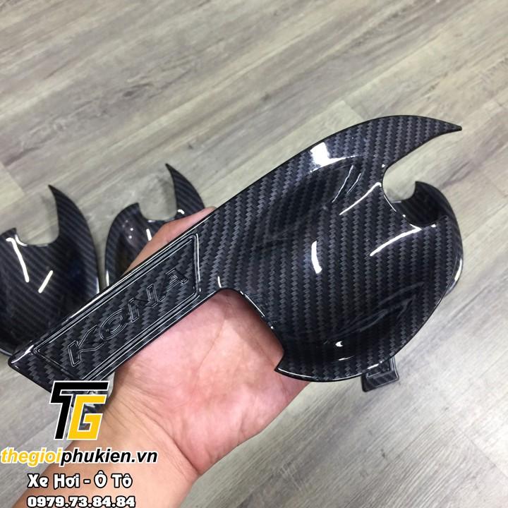 Bộ ốp tay nắm cửa, hõm cửa xe Hyundai Kona vân Carbon