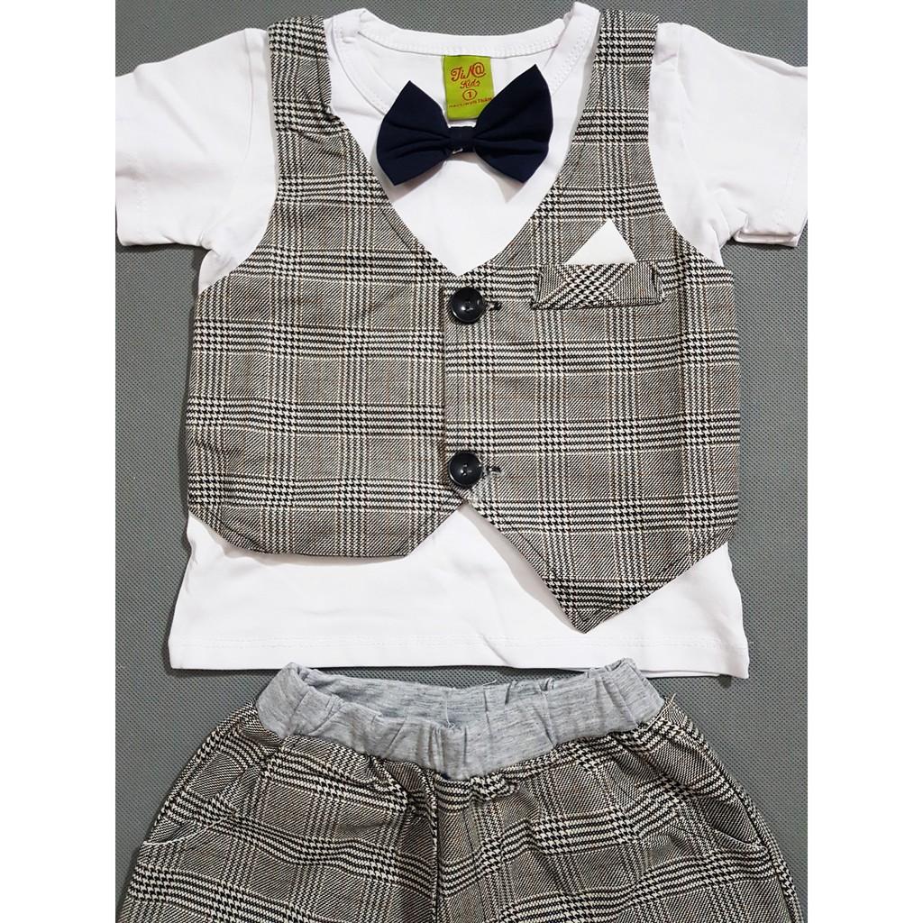 Bộ vest gile màu xám sọc lịch lãm cho bé trai nhỏ đi chơi