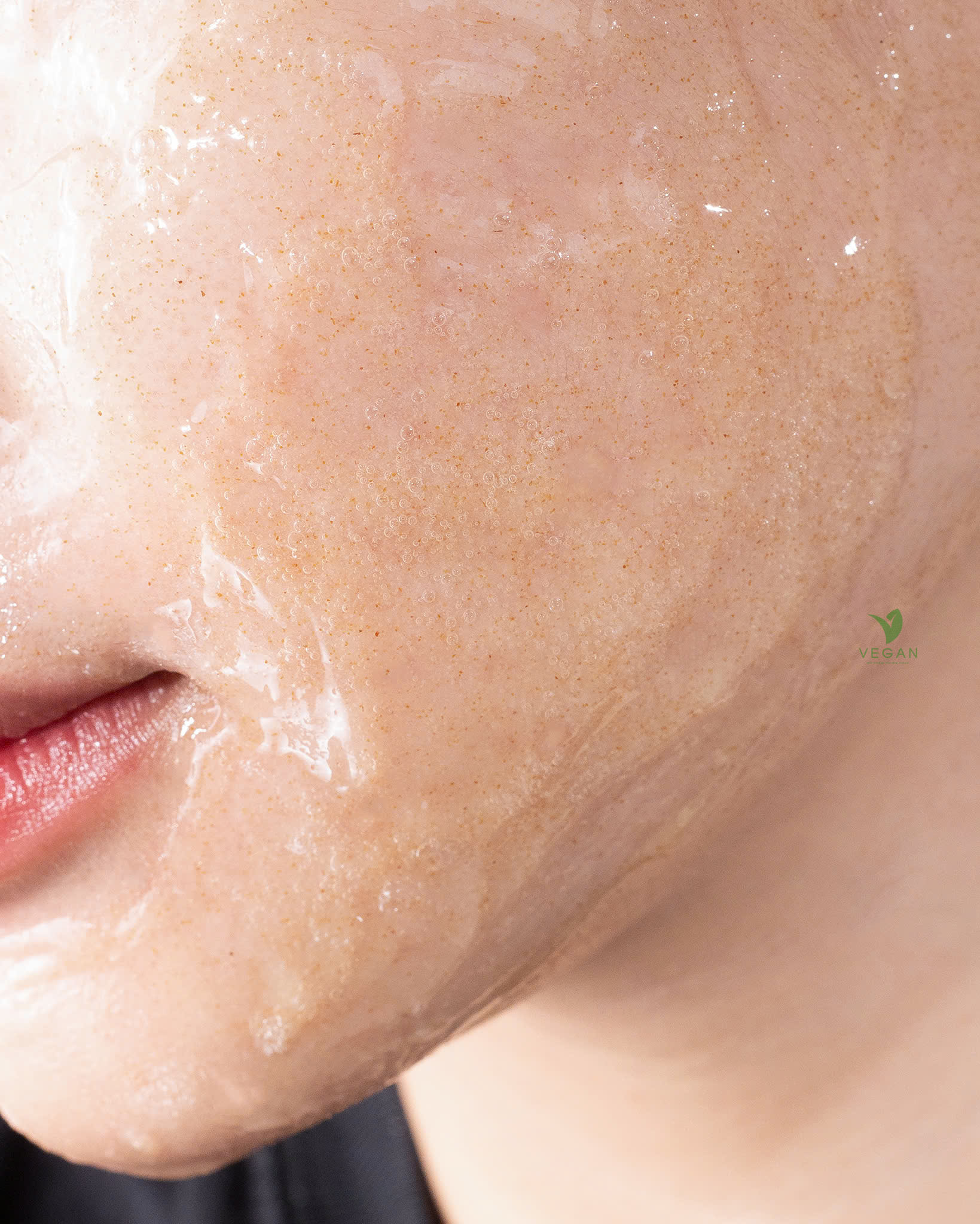 Tẩy da chết mặt hạt gạo &amp; mơ Herbario 160ml