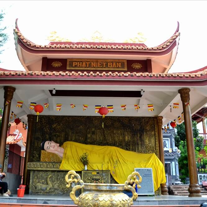 Tour Châu Đốc 1N1Đ - Chùa Bà Núi Sam - Núi Cấm - Rừng Tràm - Lăng Thoại Ngọc Hầu - Chùa Hang - Chùa Phật Nằm - Chợ Cửa Khẩu Tịnh Biên.