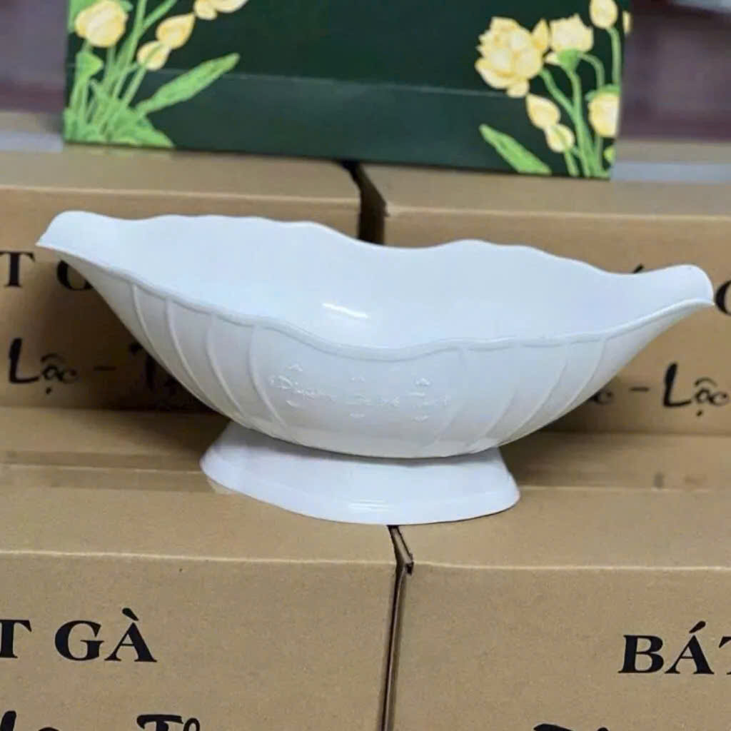 Bát đựng gà cúng  hình thuyền đẹp mắt. Bát đựng gà nguyên con, bát đựng hoa quả gọn gàng , tiện dụng