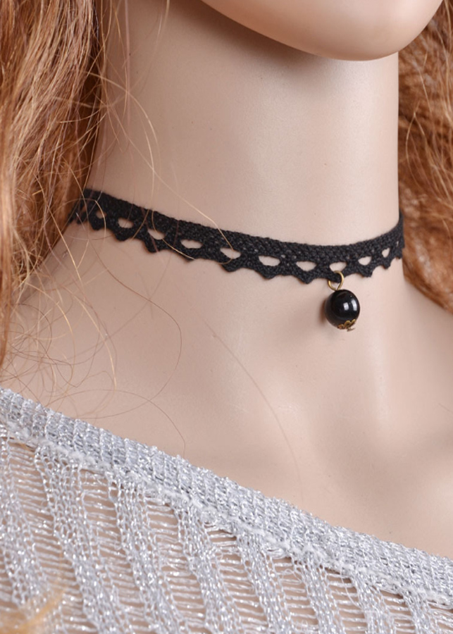 Vòng cổ choker tattoo V69 ren đen đính hạt