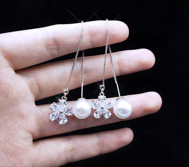 Bông tai hoa 5 cánh dáng dài ngọc trai tiểu thư