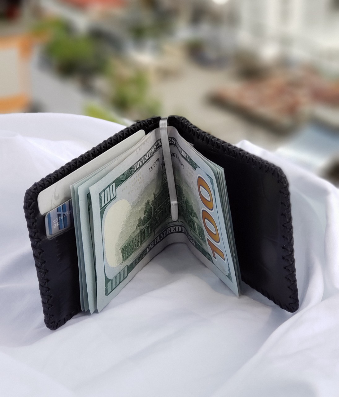 VÍ KẸP TIỀN DẬP VÂN CÁ SẤU MÀU ĐEN