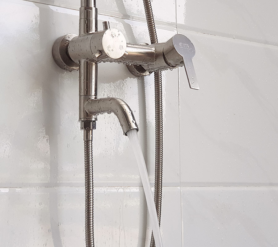 Bộ sen cây tắm đứng nóng lạnh Inox SUS 304 Eurolife EL-S910 (Trắng vàng)