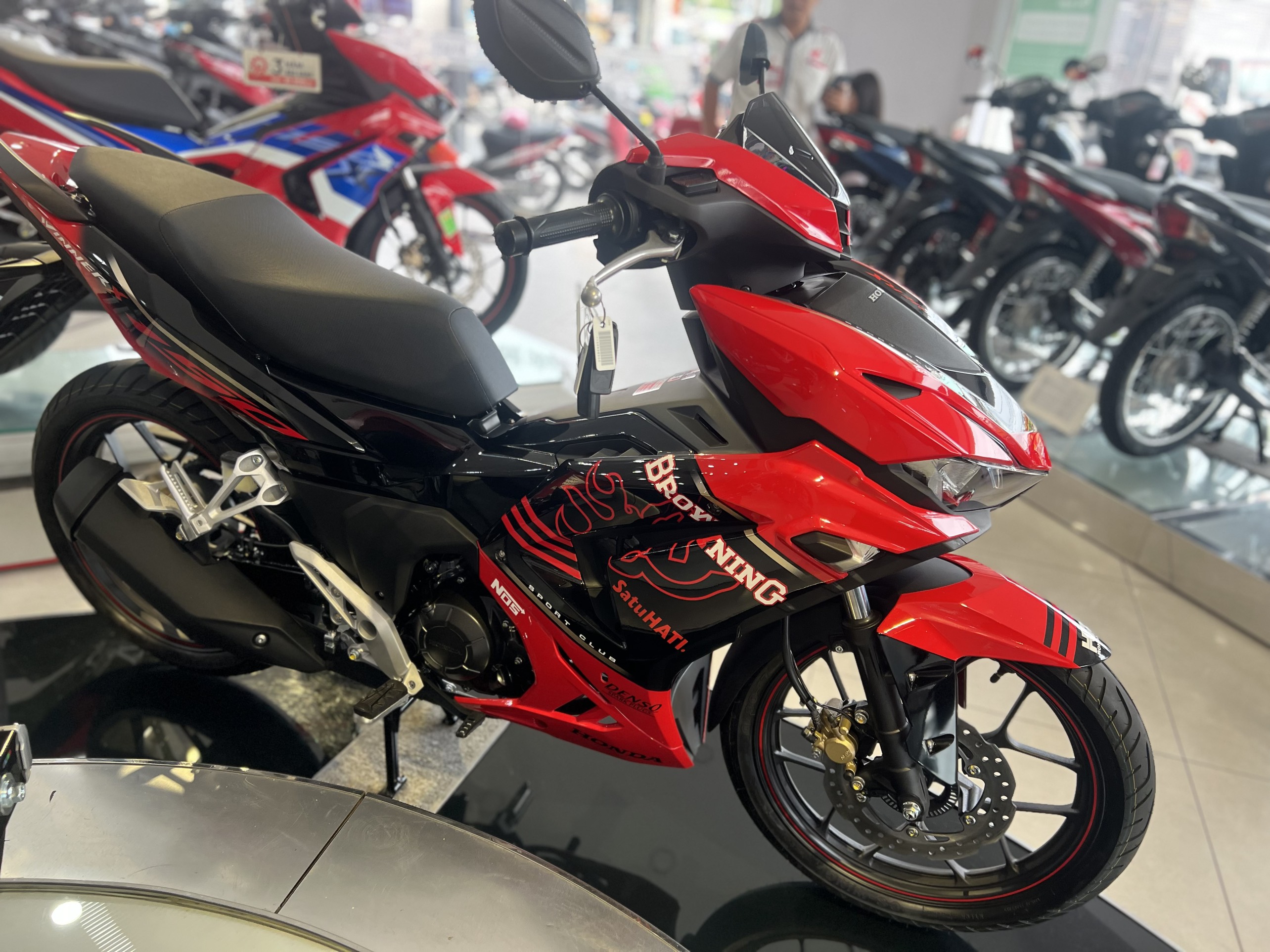 Xe Máy Honda Winner X 150cc Phiên Bản Tiêu Chuẩn 2023_Đỏ Đen