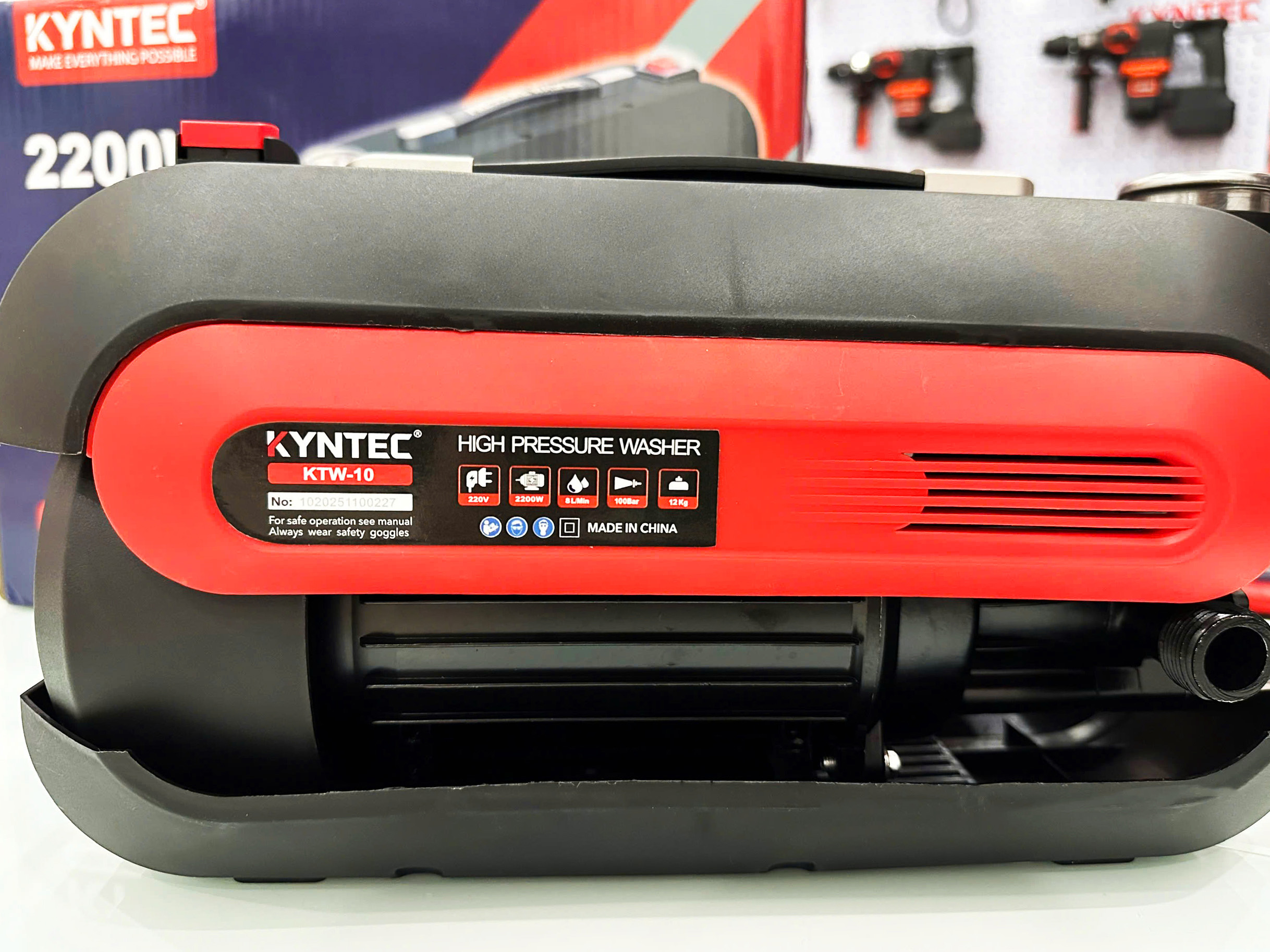 Máy rửa xe áp lực cao nhập khẩu chính hãng Kynko Kyntec KTW - 10 siêu bền