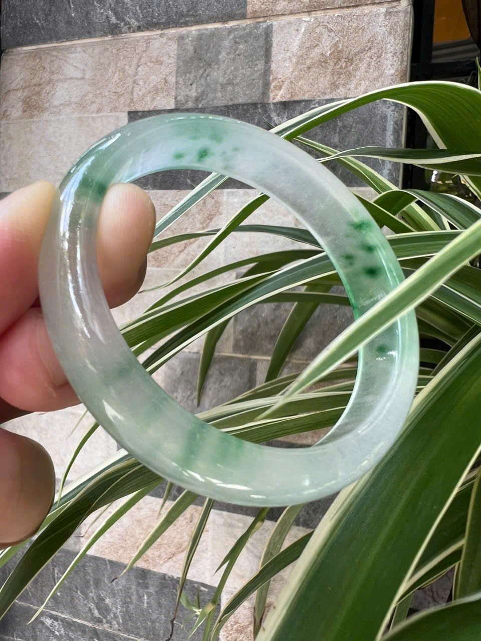 Vòng Tay Nữ Bản Hẹ Đá Mã Não DuLong Trắng Trong Xanh Rong Biển Nhẹ Bóng Đẹp Ni 54mm Cao 12mm Dầy 7mm Món quà tặng Nữ 50kg - 55kg đeo tay xinh rẻ đẹp ý nghĩa ạ