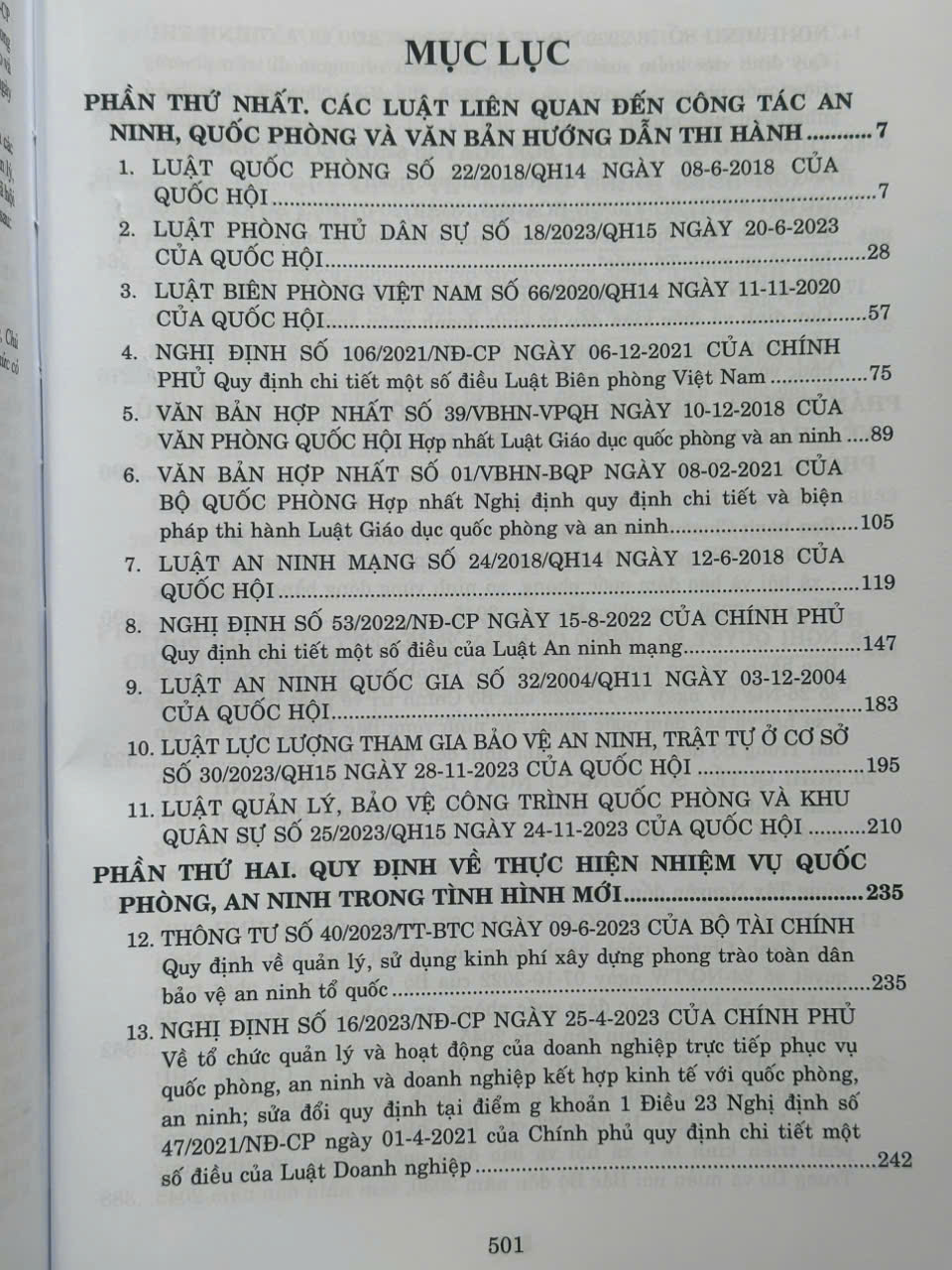 Sách Cẩm Nang Công Tác Quốc Phòng An Ninh Trong Tình Hình Mới Và Những Quy Định Pháp Luật Cần Biết (V2437A)