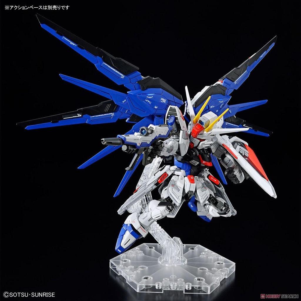 Mô hình SD FREEDOM GUNDAM MASTER GRADE BANDAI