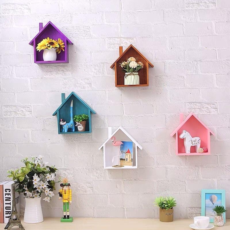 Ngôi nhà gỗ trang trí treo tường xinh sắn