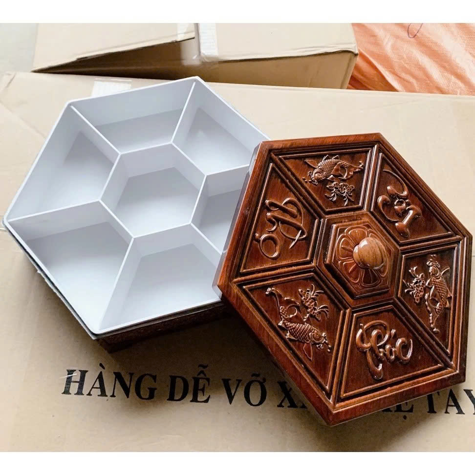 Khay Đựng Bánh Kẹo Mứt Tết Giả Gỗ Phúc Lộc Thọ – Hộp Mứt Tết Cá Chép Vàng 7 Ngăn Sang Trọng, Tiện Lợi - HÀNG CHÍNH HÃNG MINIIN