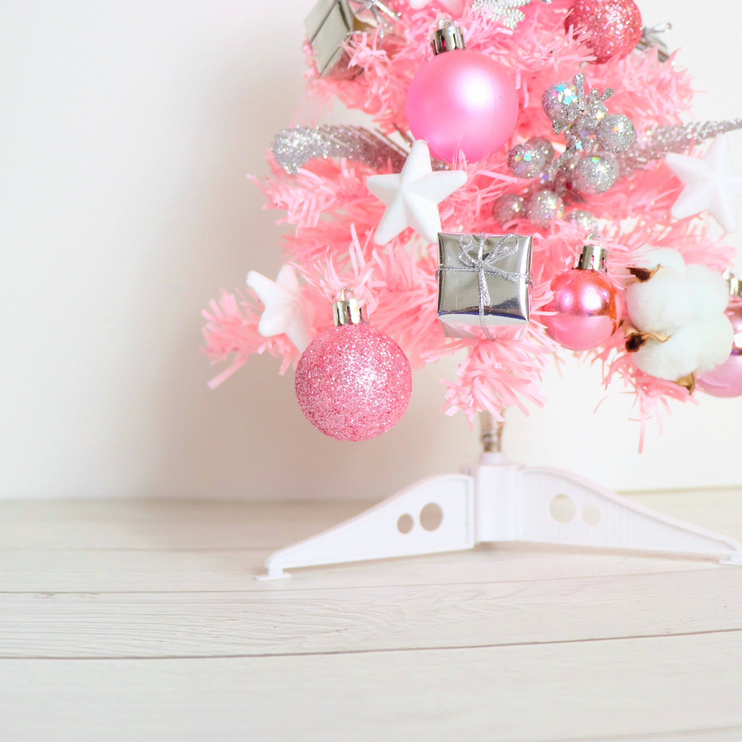 Cây Thông Hồng Nhí Để Bàn TH05 Trang Trí Giáng Sinh cây 30cm