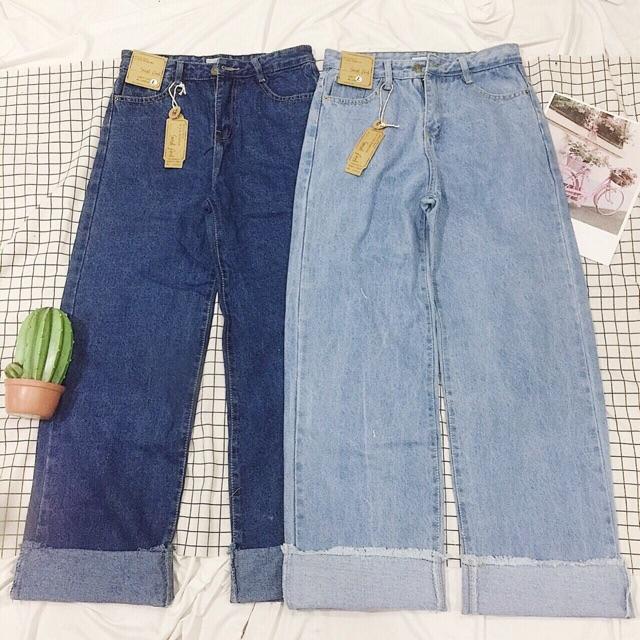 Quần jeans ống suông rộng