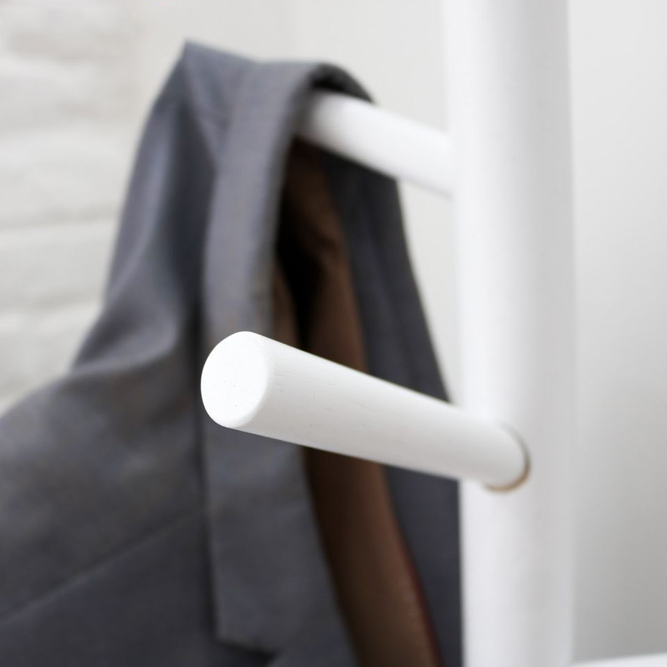 Cây treo quần áo gỗ - Standing Hanger Màu trắng