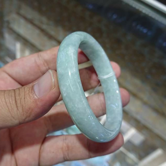 Vòng cẩm thạch thiên nhiên màu xanh thiên thanh ny tay 57mm