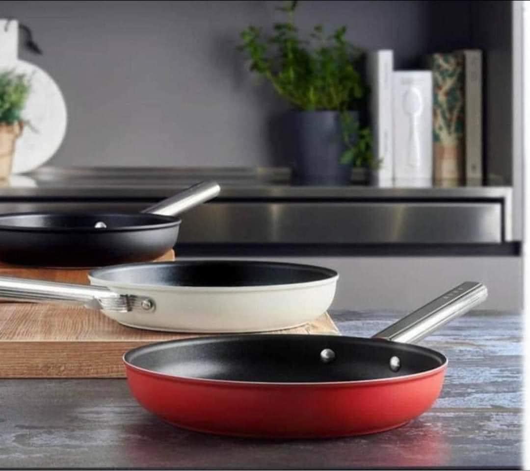 Chảo Smeg CKFF2601RDM màu đỏ 26cm Hàng Chính Hãng