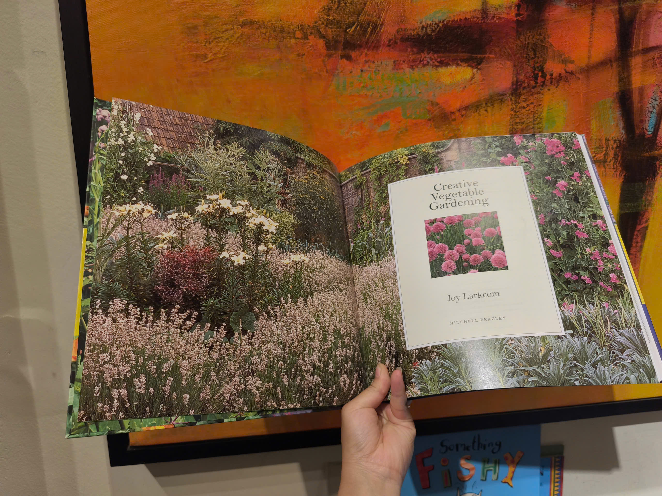 Sách - Creative Vegetable Gardening by Joy Larkcom