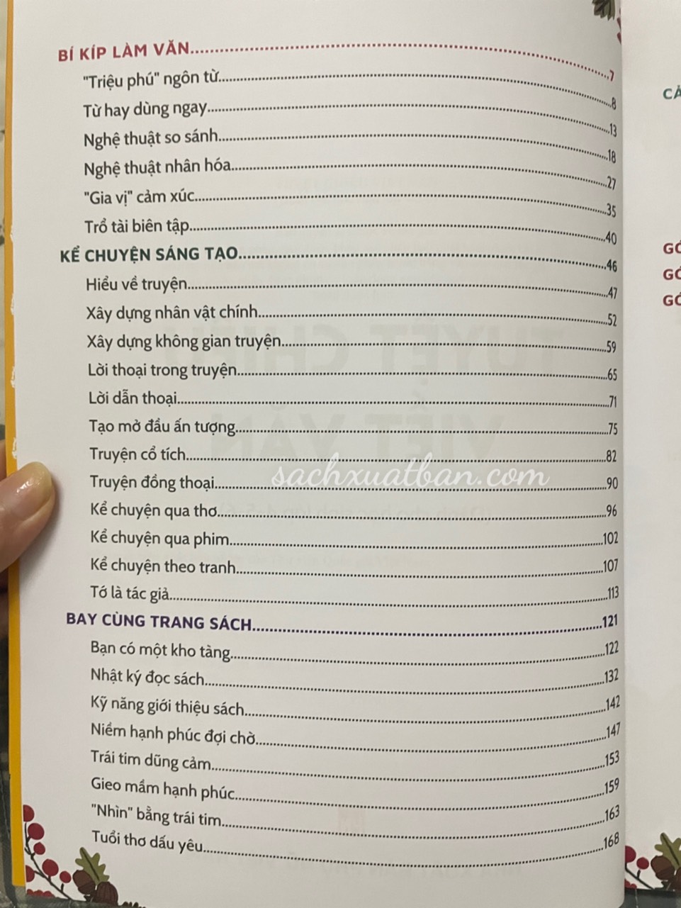 Sách Bí kíp làm văn (Dành cho học sinh 2-3-4) + Kỹ năng viết văn miêu tả và Tuyệt chiêu viết văn (Dành cho học sinh 4-5-6)